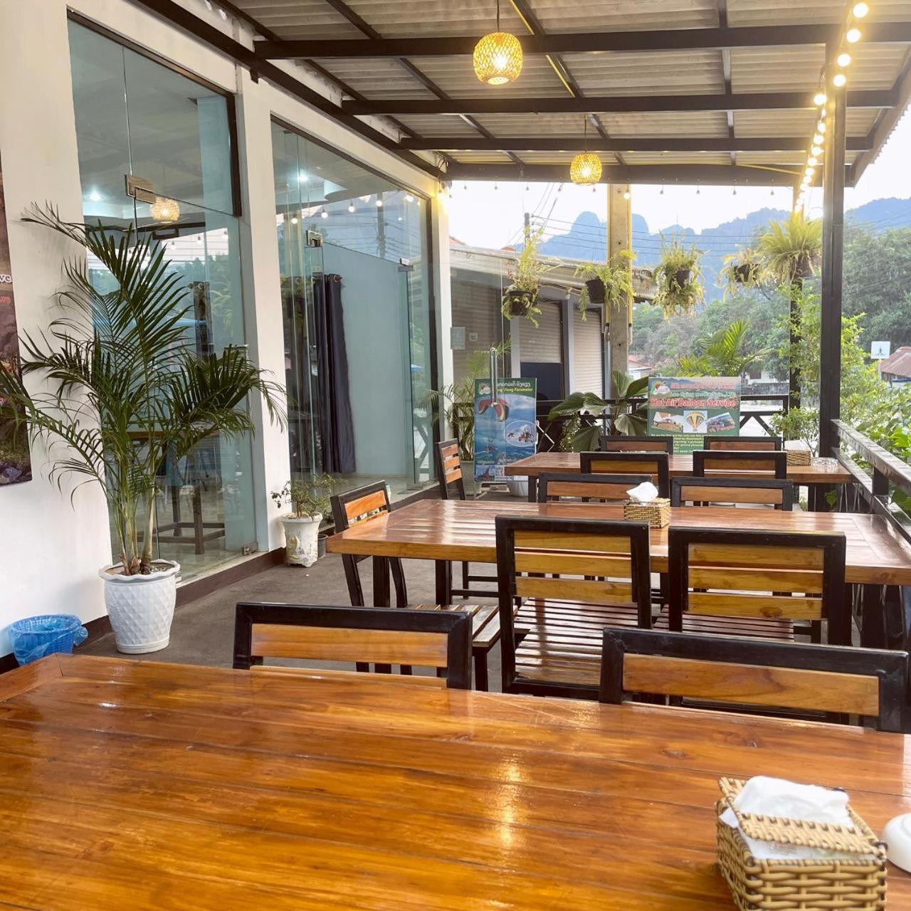 ואנג ויינג Smile Guesthouse Vangvieng מראה חיצוני תמונה